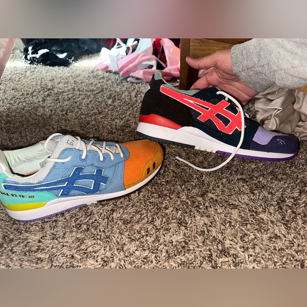 Selling ASICS